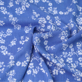 Tissu viscose bleu palace à motif bouquet fleuri blanc | Pretty Mercerie | mercerie en ligne