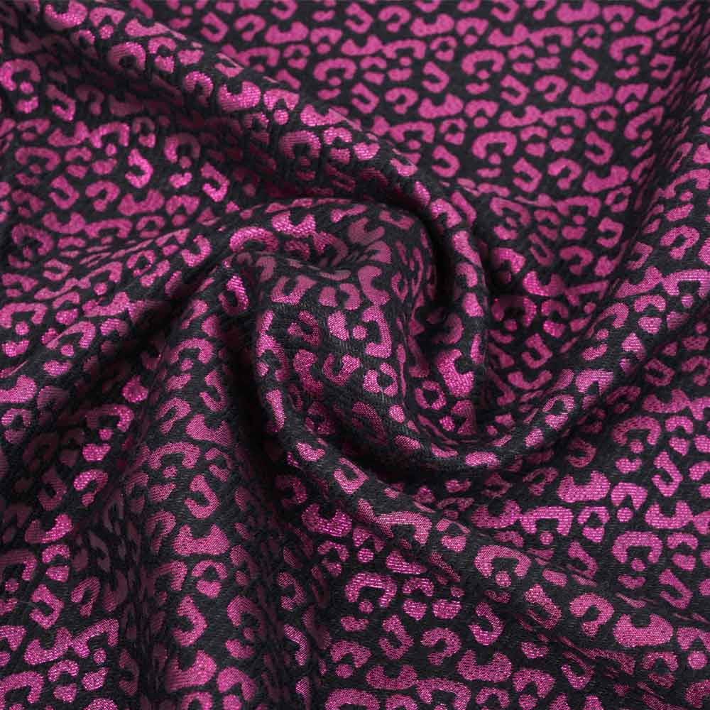 Tissu jacquard noir à motif léopard fil lurex violet | pretty mercerie | mercerie en ligne