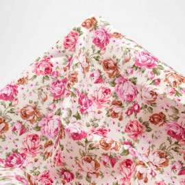 Tissu coton écru à motif champ de pivoine rose, fuchsia et vert | pretty mercerie | mercerie en ligne